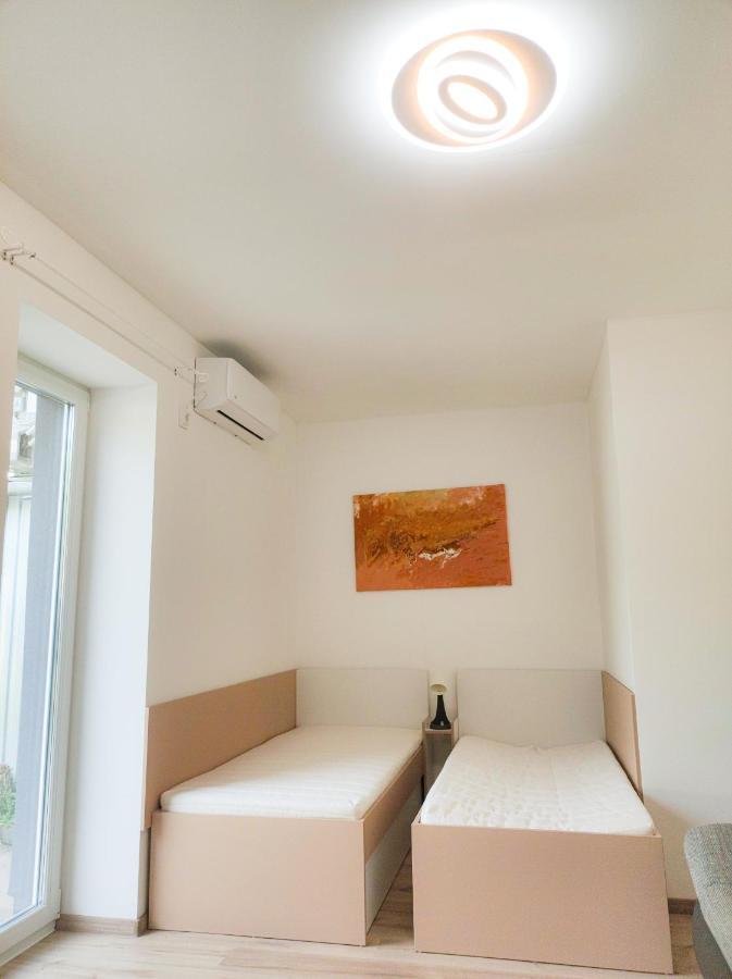 Harmonia Vendeghaz Hotel Szeged Buitenkant foto