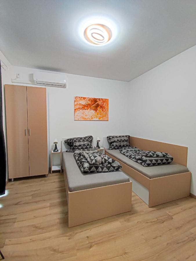 Harmonia Vendeghaz Hotel Szeged Buitenkant foto
